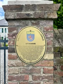 Denkmalplakette Dückeburg in Reusrath