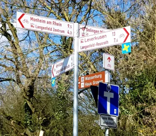 2020 Hinweisschilder Im Schwanenfeld