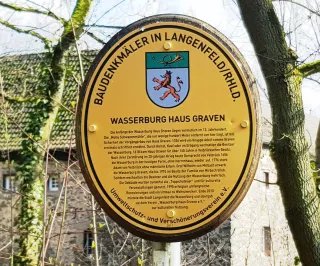 2020 Wasserburg Haus Graven_Plakette Baudenkmal