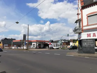 Opladener Straße, Ecke Trompeter Straße in Reusrath