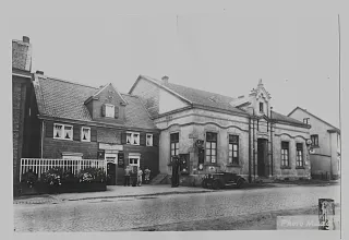 Gasthaus Jägerhof mit angrenzendem Saal, Inh. August Richter, Immigrather Platz