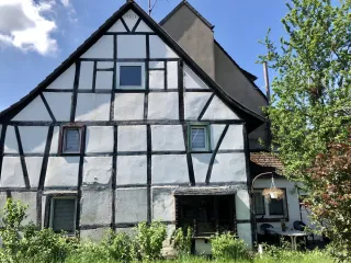 Ein altes Fachwerkhaus am Dickelkamp Ecke Grünewaldstraße
