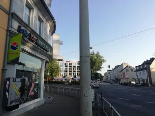 Hauptstraße, Ecke Düsseldorfer Straße / Kölner Straße