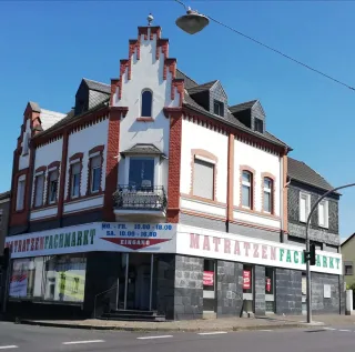 Früher Sparkasse, heute Matratzen-Fachmarkt